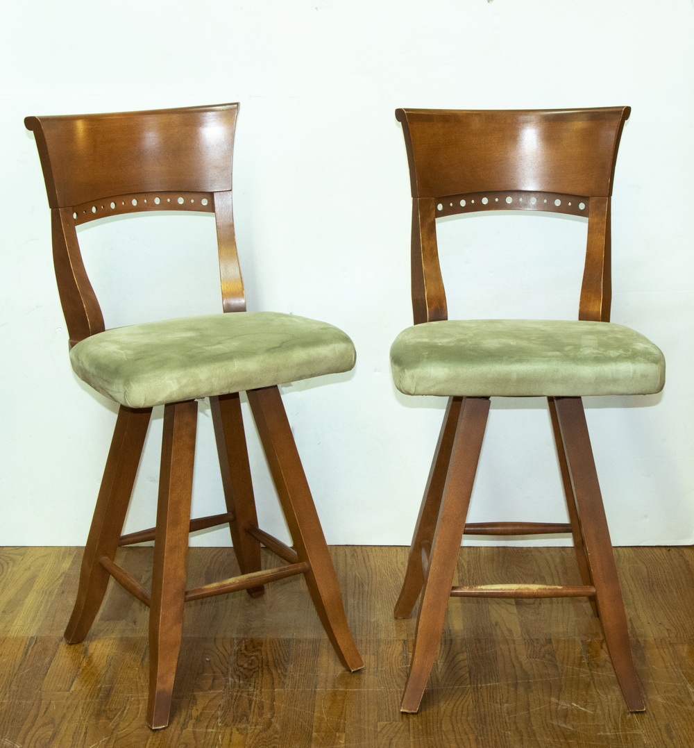 SET OF 4 SWIVEL BAR CHAIRS Four 33d466