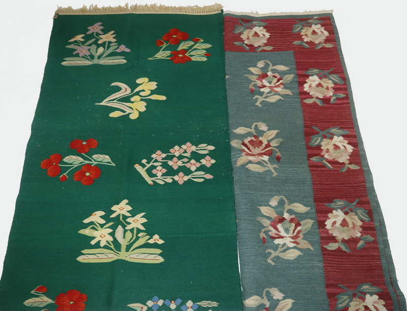  2 FLORAL HANDWOVEN RUGS Lot of 33d4aa
