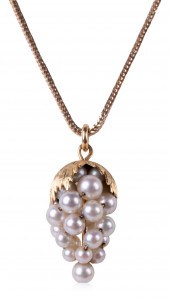 18K YELLOW GOLD AND PEARL GRAPE CLUSTER