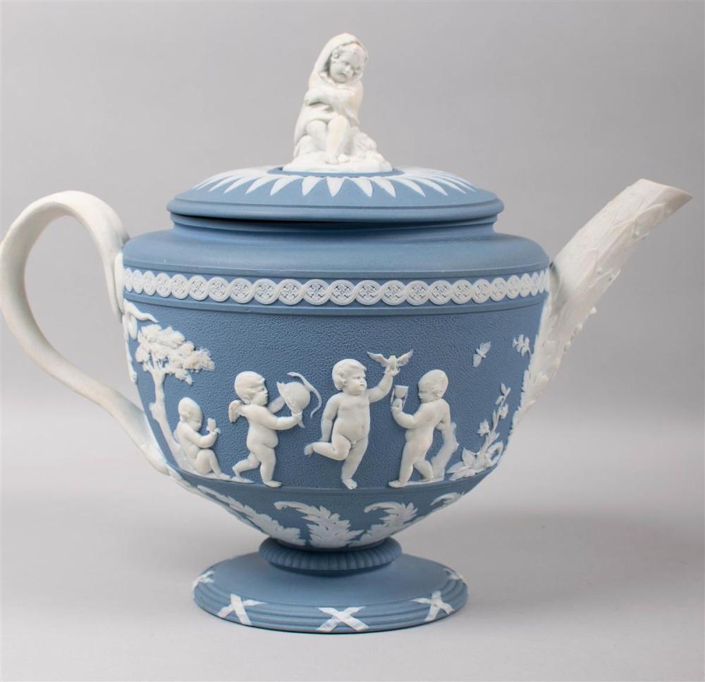 WEDGWOOD PALE BLUE AND WHITE SOLID 33bab1