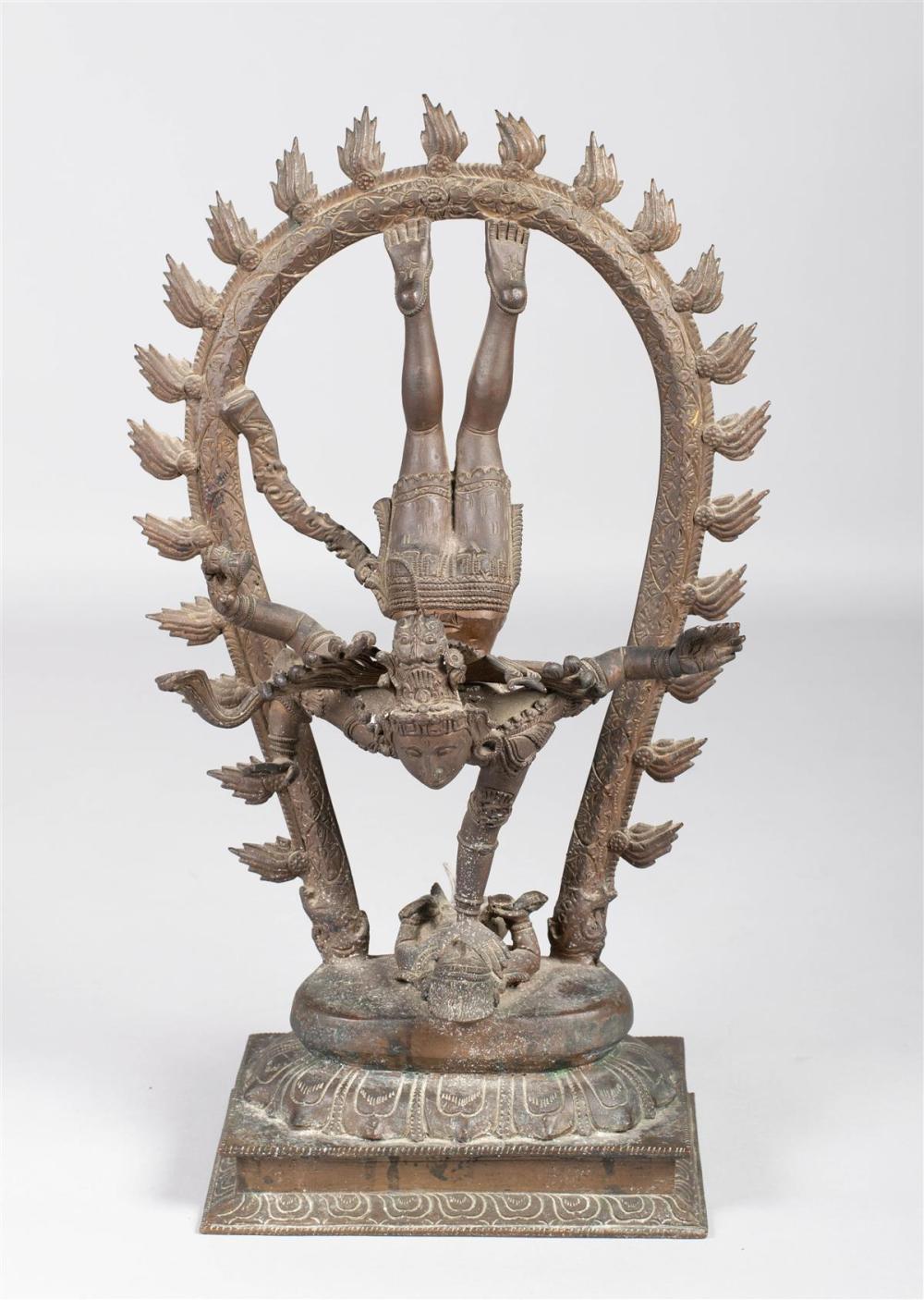 SOUTH INDIAN BRONZE FIGURE OF SHIVA 33bd24