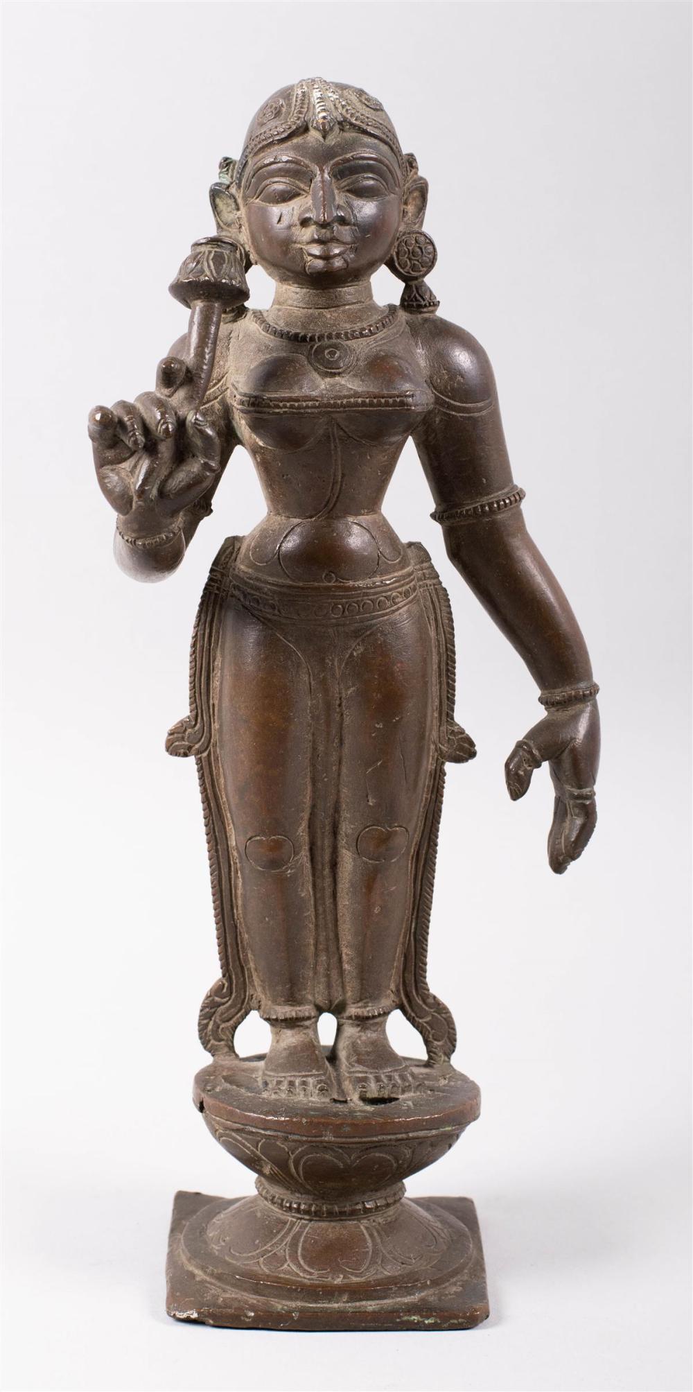 INDIAN BRONZE FIGURE OF STANDING 33bd2a