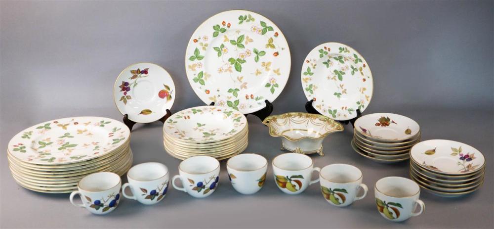 TABLEWARE INCLUDING WEDGWOOD WILD 33bf7a