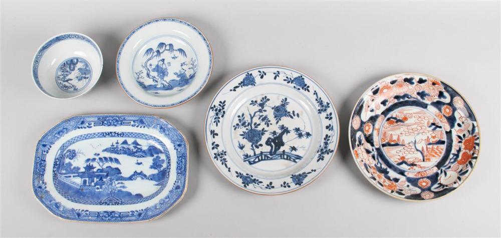FOUR PIECES OF CHINESE BLUE AND 33c0bd