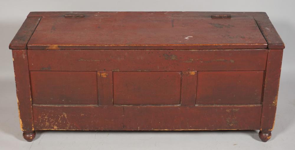 COUNTRY RED PAINTED BLANKET CHEST 33c56e