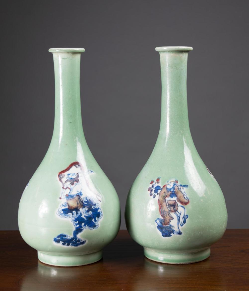 PAIR OF CHINESE CELADON PORCELAIN 33f30f