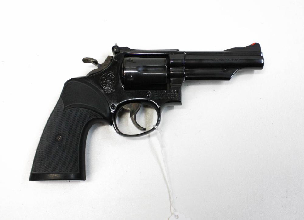 SMITH AND WESSON MODEL 19-3 DOUBLE