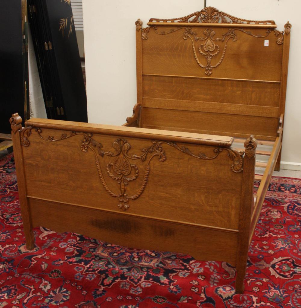 LATE VICTORIAN CARVED OAK BED WITH 34001f