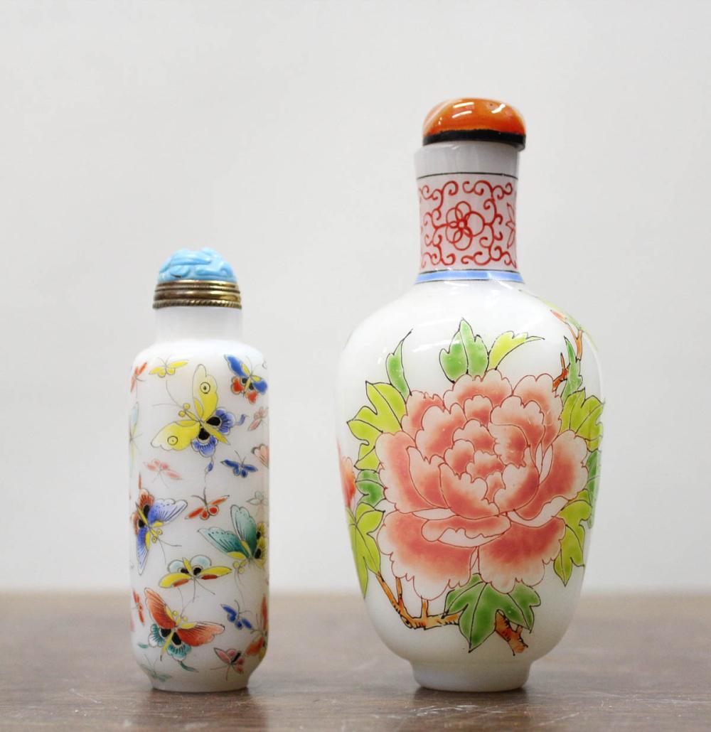 TWO CHINESE ENAMELED WHITE GLASS 3400b2