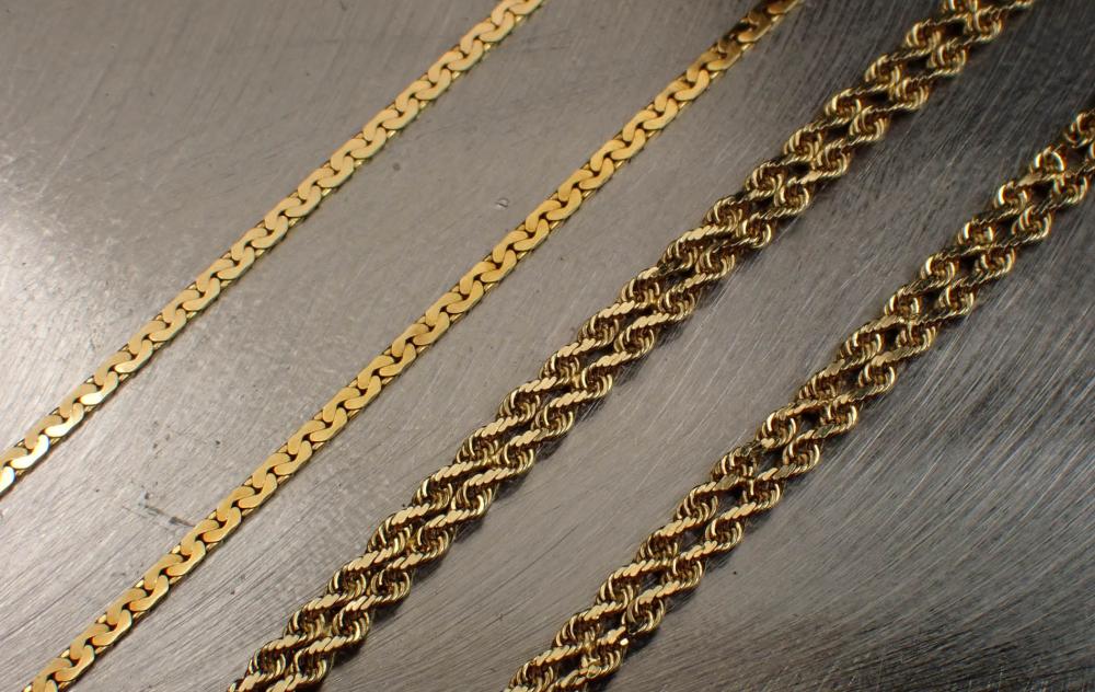 TWO ARTICLES OF GOLD CHAIN JEWELRYTWO 340519