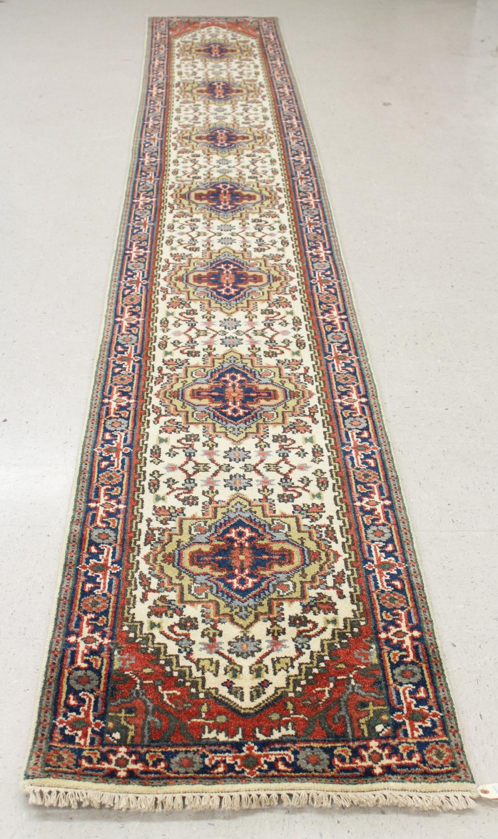 HAND KNOTTED ORIENTAL RUNNER PERSIAN 33e1b1