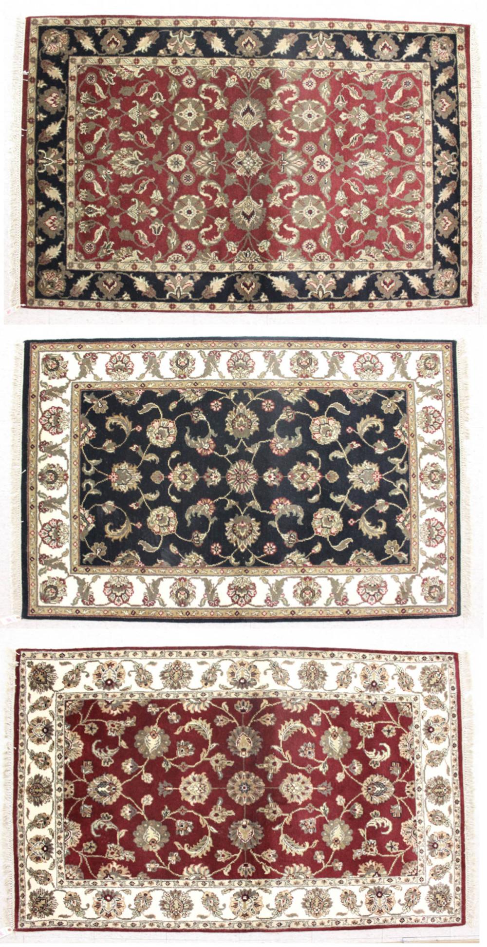 THREE SIMILAR HAND KNOTTED ORIENTAL 33e65d