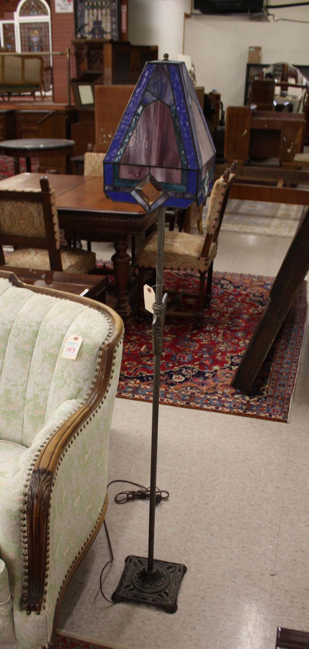 VINTAGE FLOOR LAMP WITH STAINED 33e998