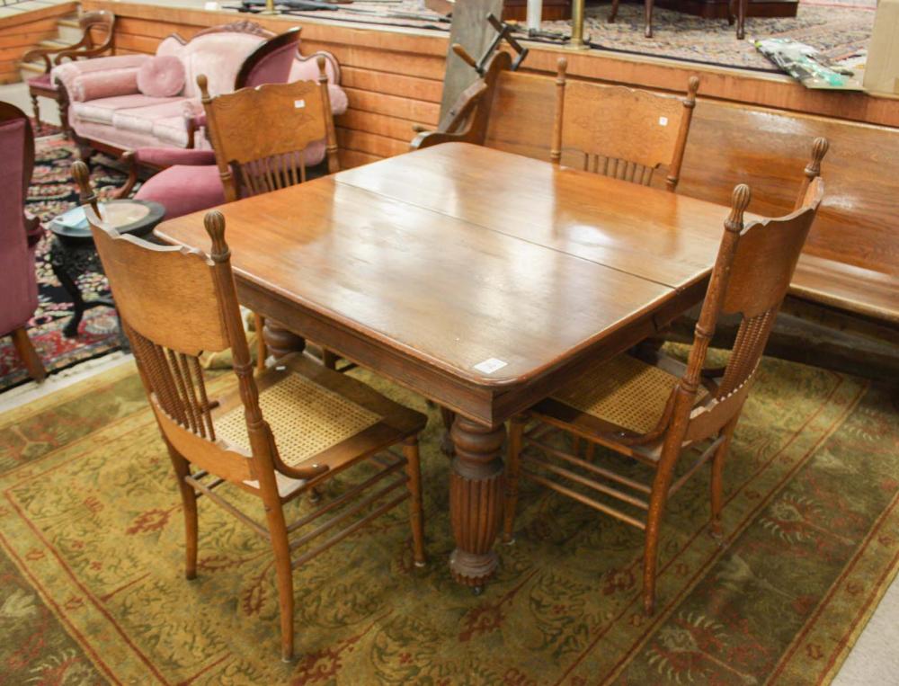 SQUARE OAK DINING TABLE FOUR CHAIRS 33ec79