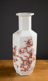 CHINESE HAND PAINTED PORCELAIN VASE,