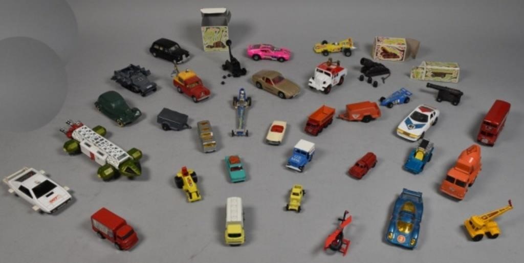 GROUPING OF DIECAST TOY CARS AND