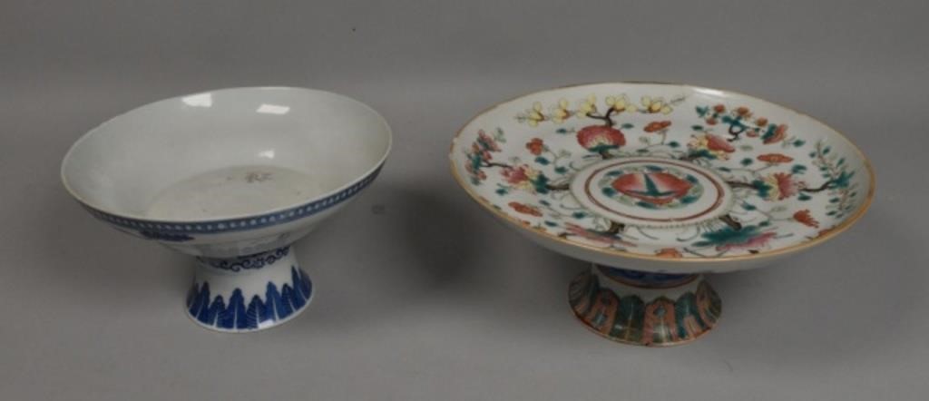 2 CHINESE PORCELAIN FOOTED DISHES2 34105e