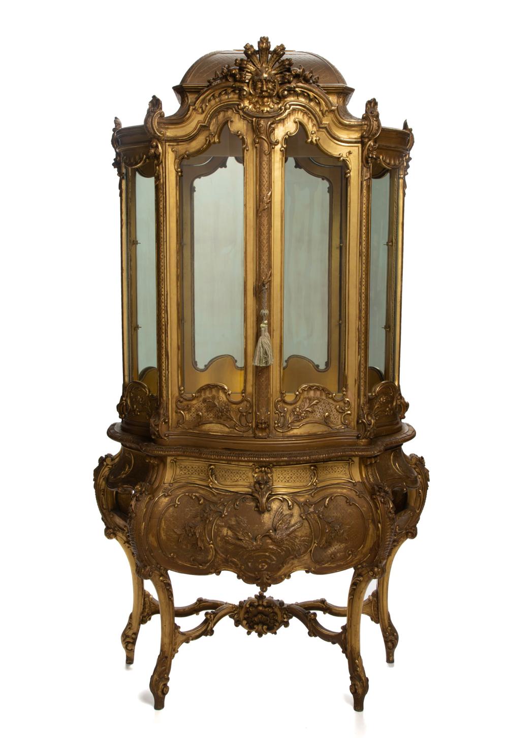 AN ITALIAN ROCOCO STYLE CARVED 3444f6