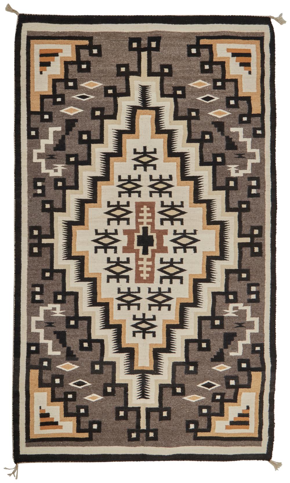 A NAVAJO TWO GREY HILLS RUG WOVEN 344718
