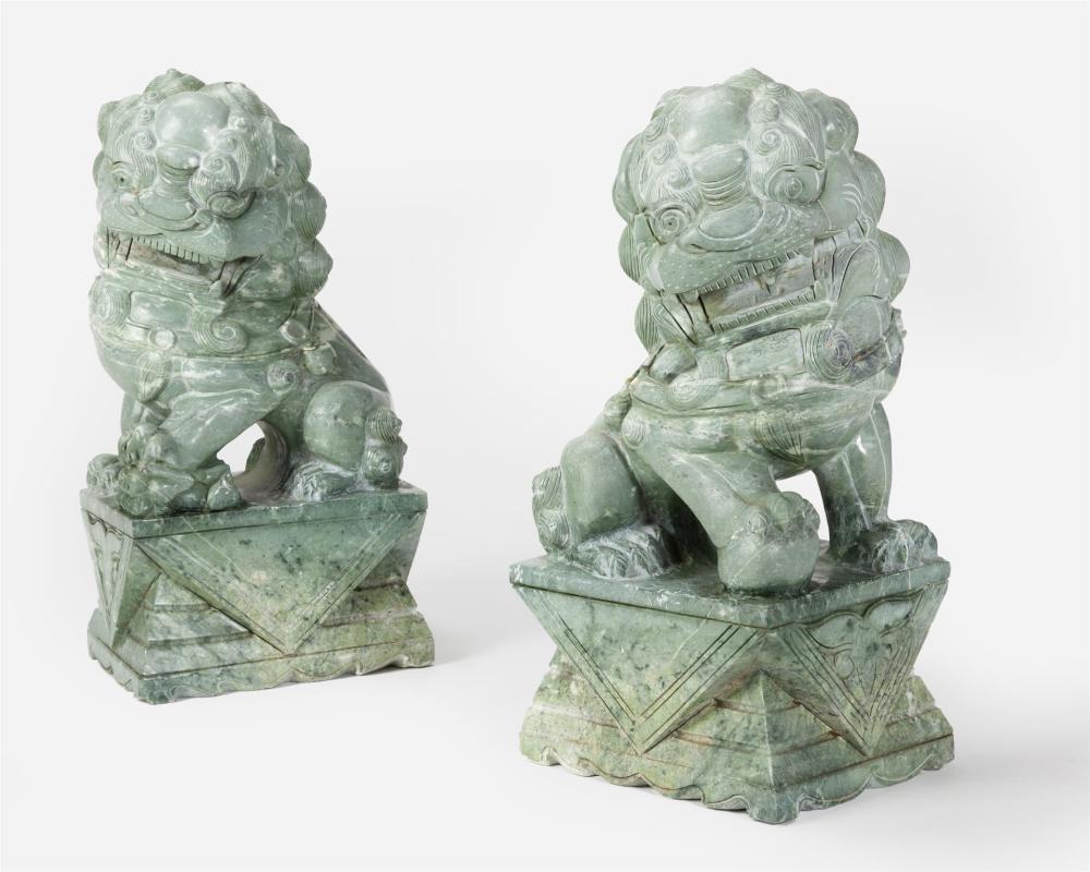 A PAIR OF LARGE CHINESE CARVED 344e71