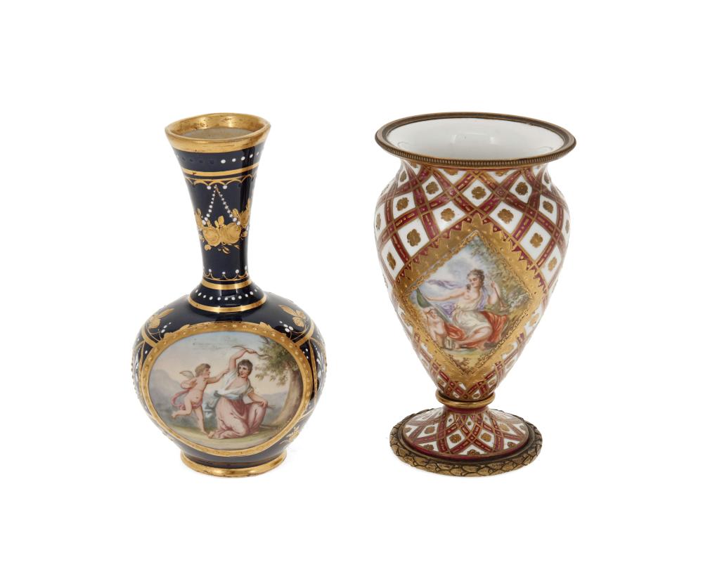 TWO SMALL CONTINENTAL PORCELAIN 34332b