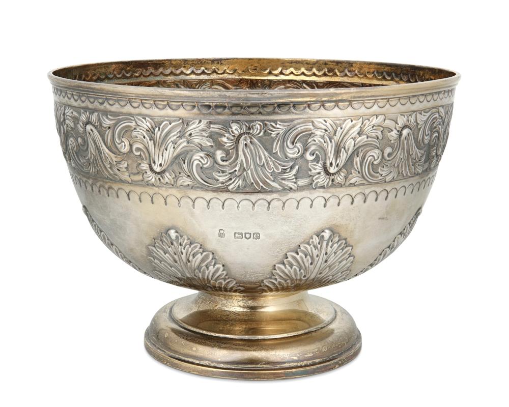 AN ENGLISH STERLING SILVER TROPHY 3433ed