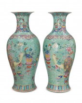 A PAIR OF CHINESE ENAMELED PORCELAIN