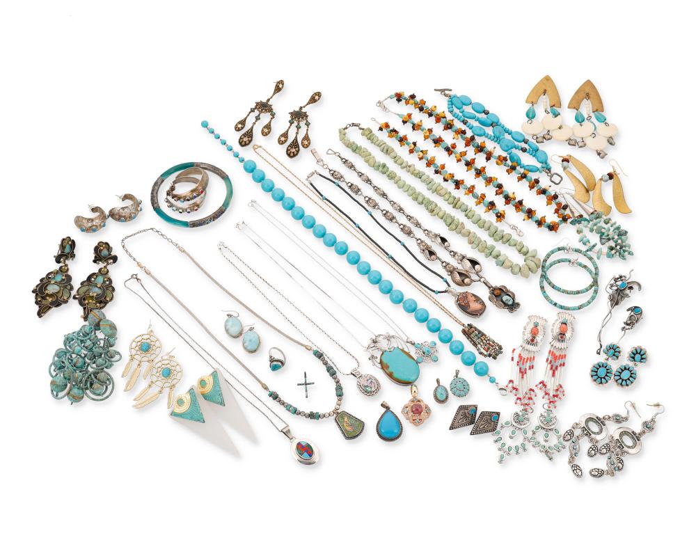A LARGE GROUP OF JEWELRY INCLUDING 343708
