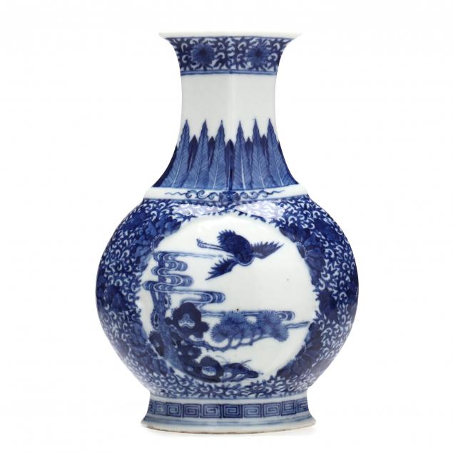 A CHINESE BLUE AND WHITE PORCELAIN 346926
