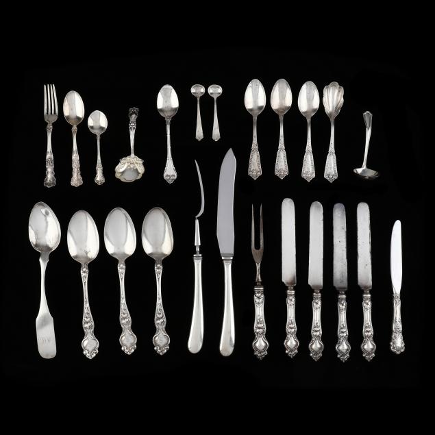 A GROUPING OF STERLING SILVER FLATWARE 3471e0