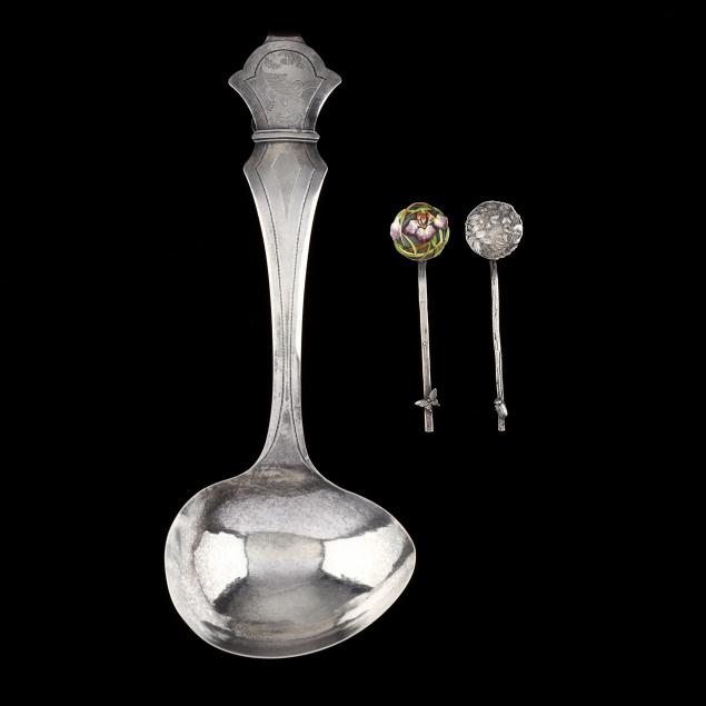 A CHINESE SILVER SOUP LADLE AND 34724c
