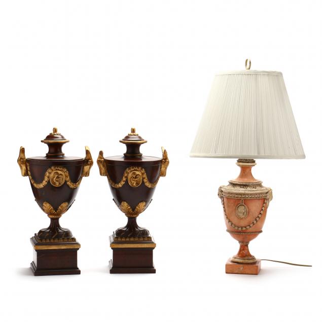 DECORATIVE TABLE LAMP AND A MATCHING 34740f