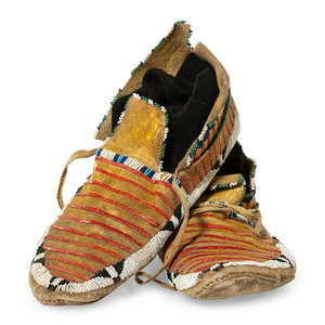 Cheyenne Quilled and Beaded Moccasins ca 345b32