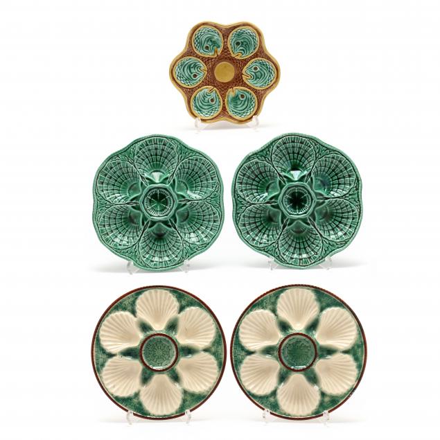 FIVE MAJOLICA OYSTER PLATES Two 349456