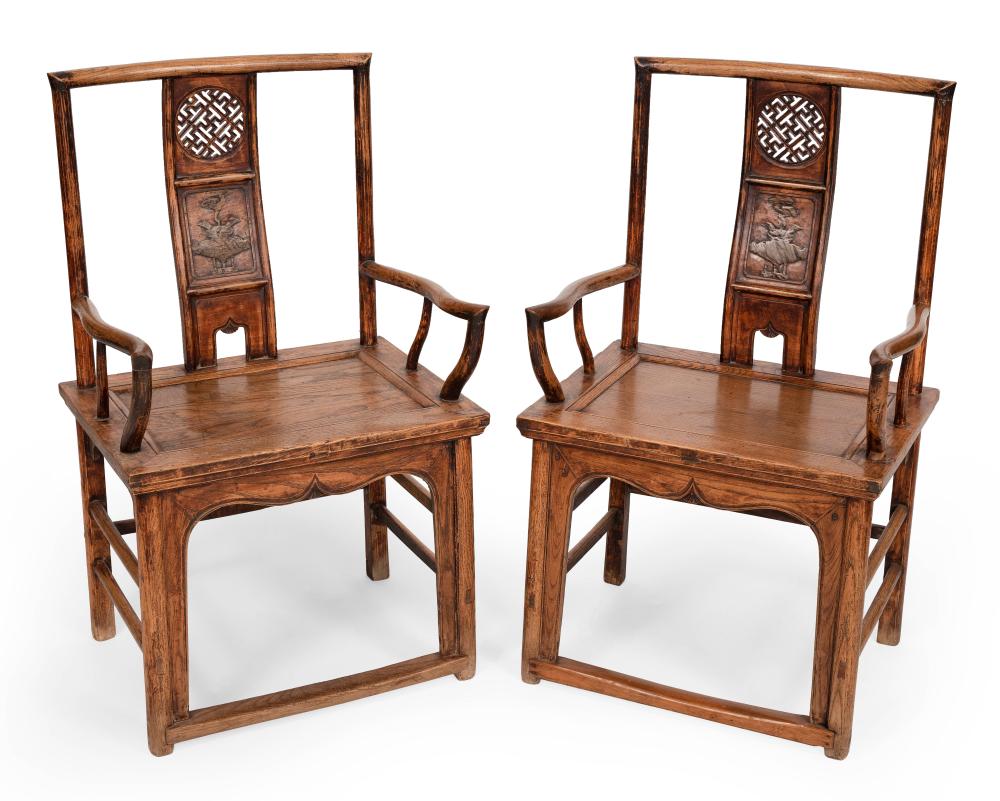 PAIR OF CHINESE ELMWOOD ALTAR CHAIRS 34e555