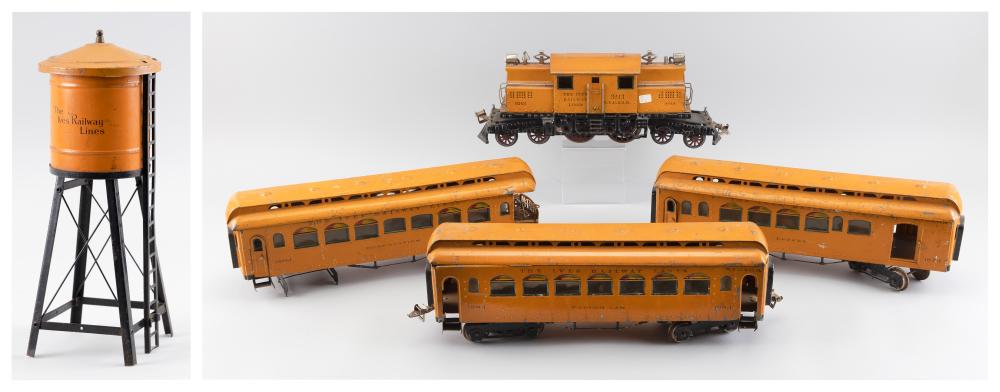 SET OF FOUR IVES TRAINS AND A TRACK 34cd1a