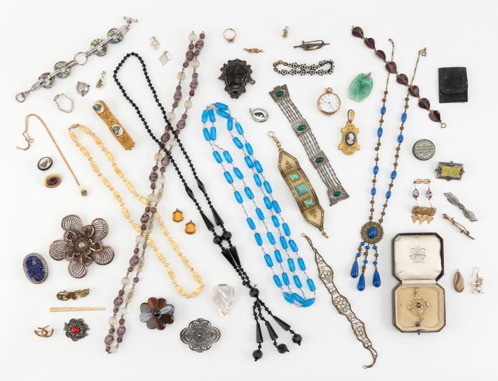 APPROX THIRTY SIX PIECES OF JEWELRYAPPROX  34ce74