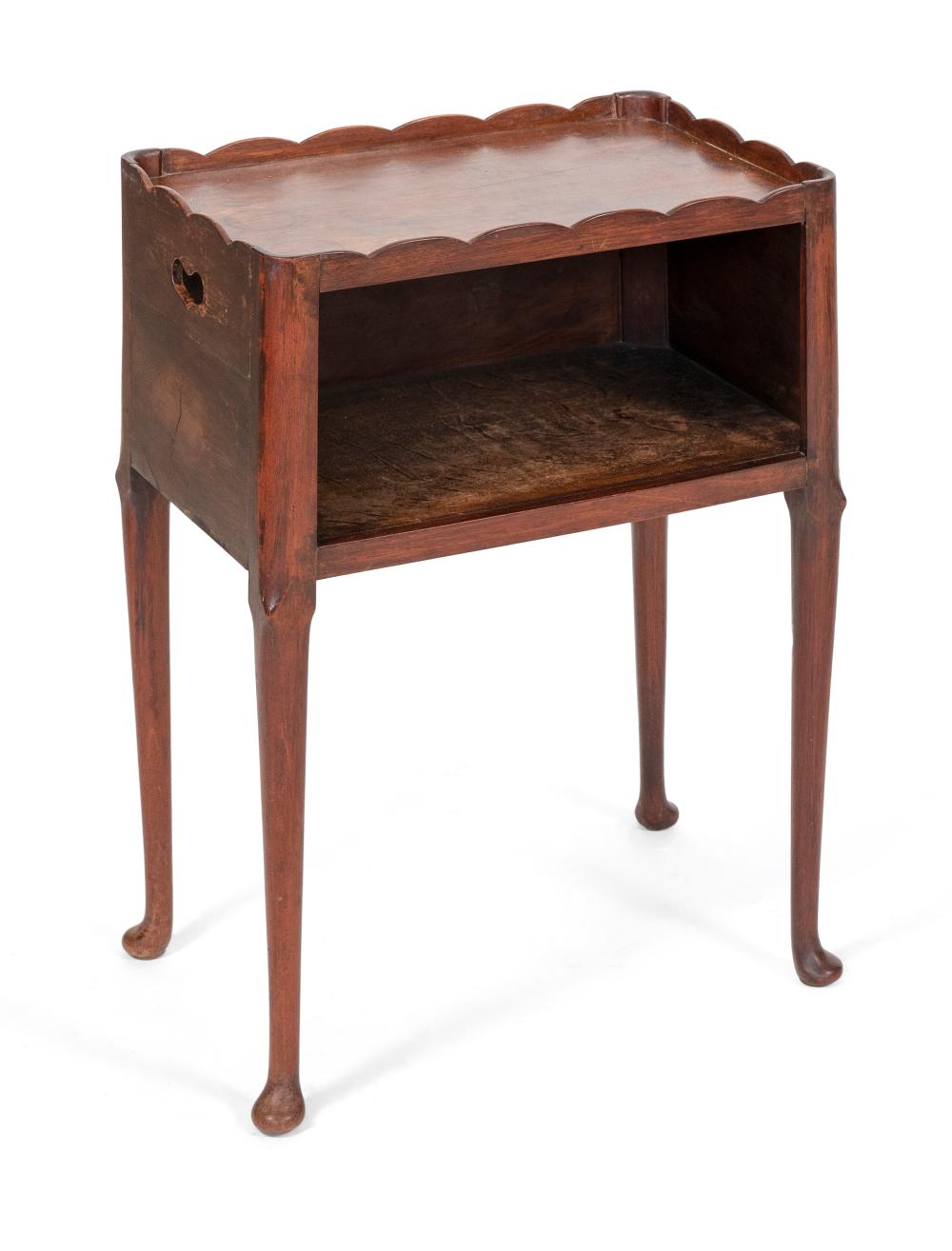 SMALL ENGLISH GEORGE II SIDE TABLE 34d249