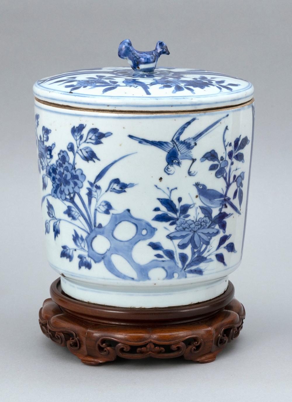 CHINESE BLUE AND WHITE PORCELAIN 34d2fd