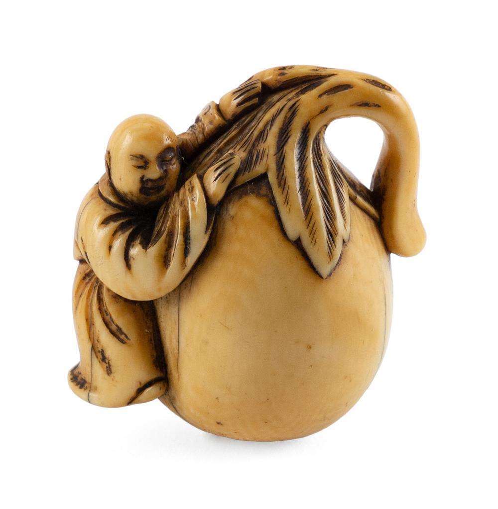 JAPANESE CARVED STAINED IVORY NETSUKE 3508a4
