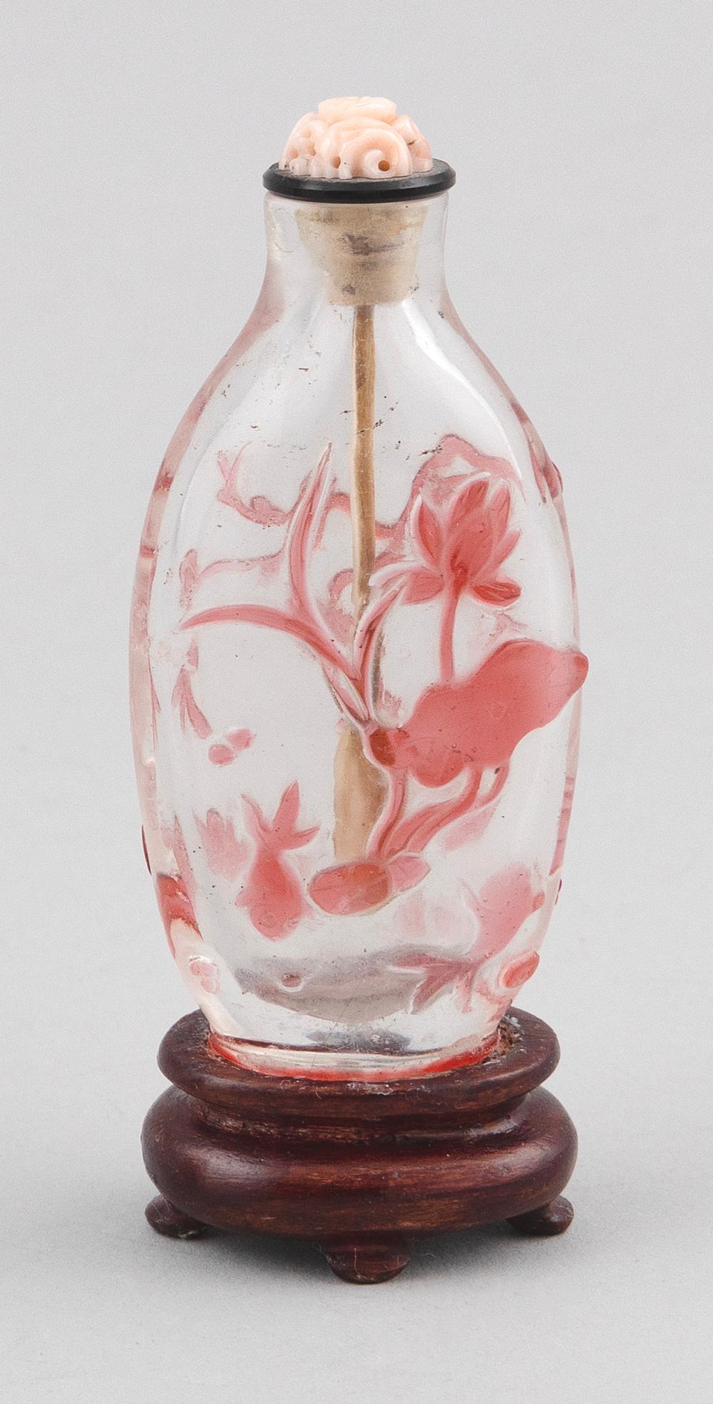 CHINESE OVERLAY GLASS SNUFF BOTTLE 3513d0
