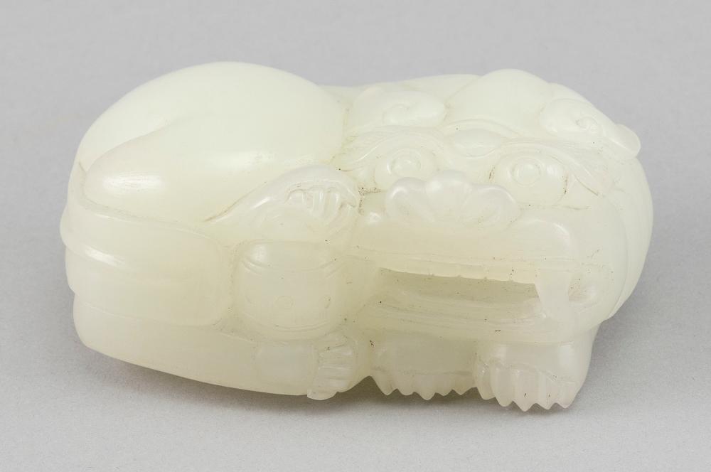 CHINESE CARVED WHITE JADE FIGURE 34f664