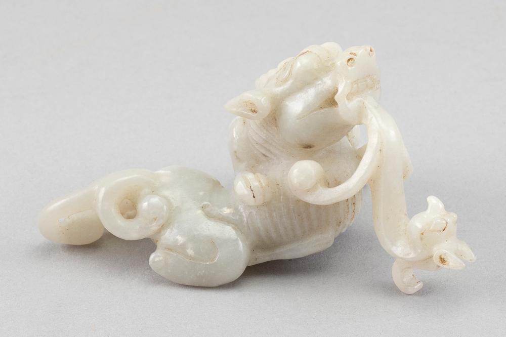 CHINESE WHITE GRAY JADE CARVING 34f667