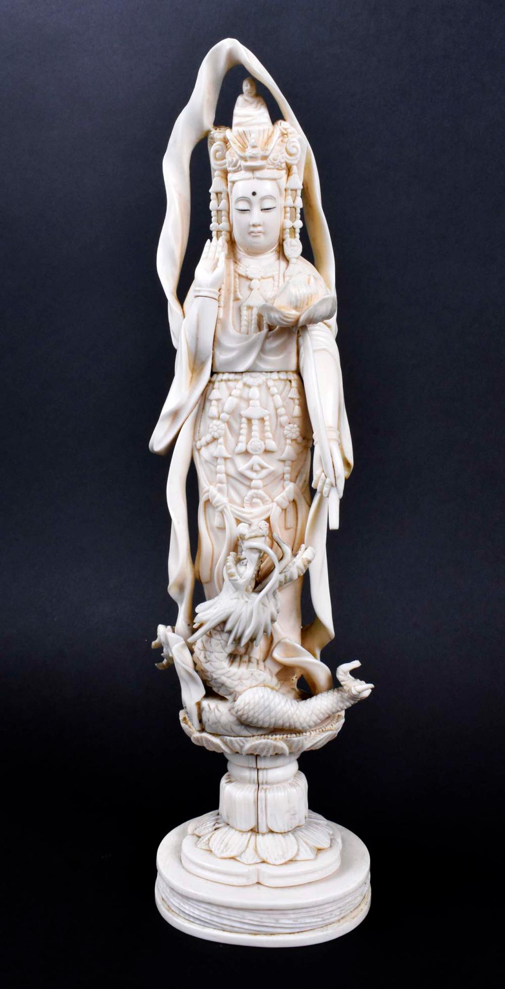 CHINESE CARVED FIGURE OF THE GODDESS 3543b1