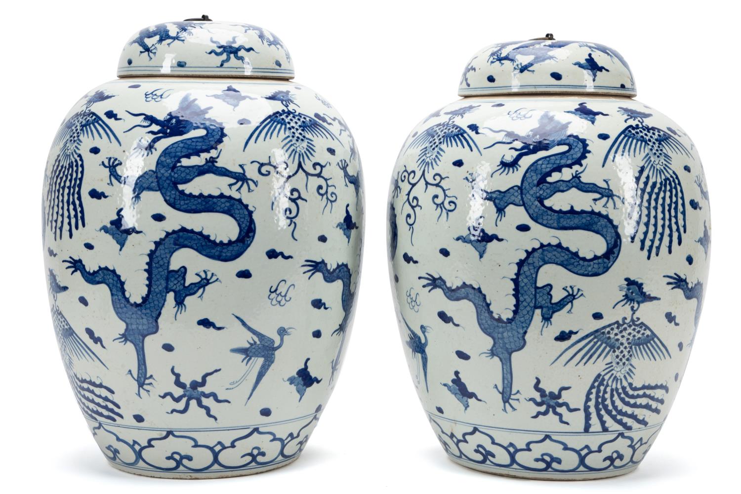PAIR OF CHINESE BLUE WHITE DRAGON 358262