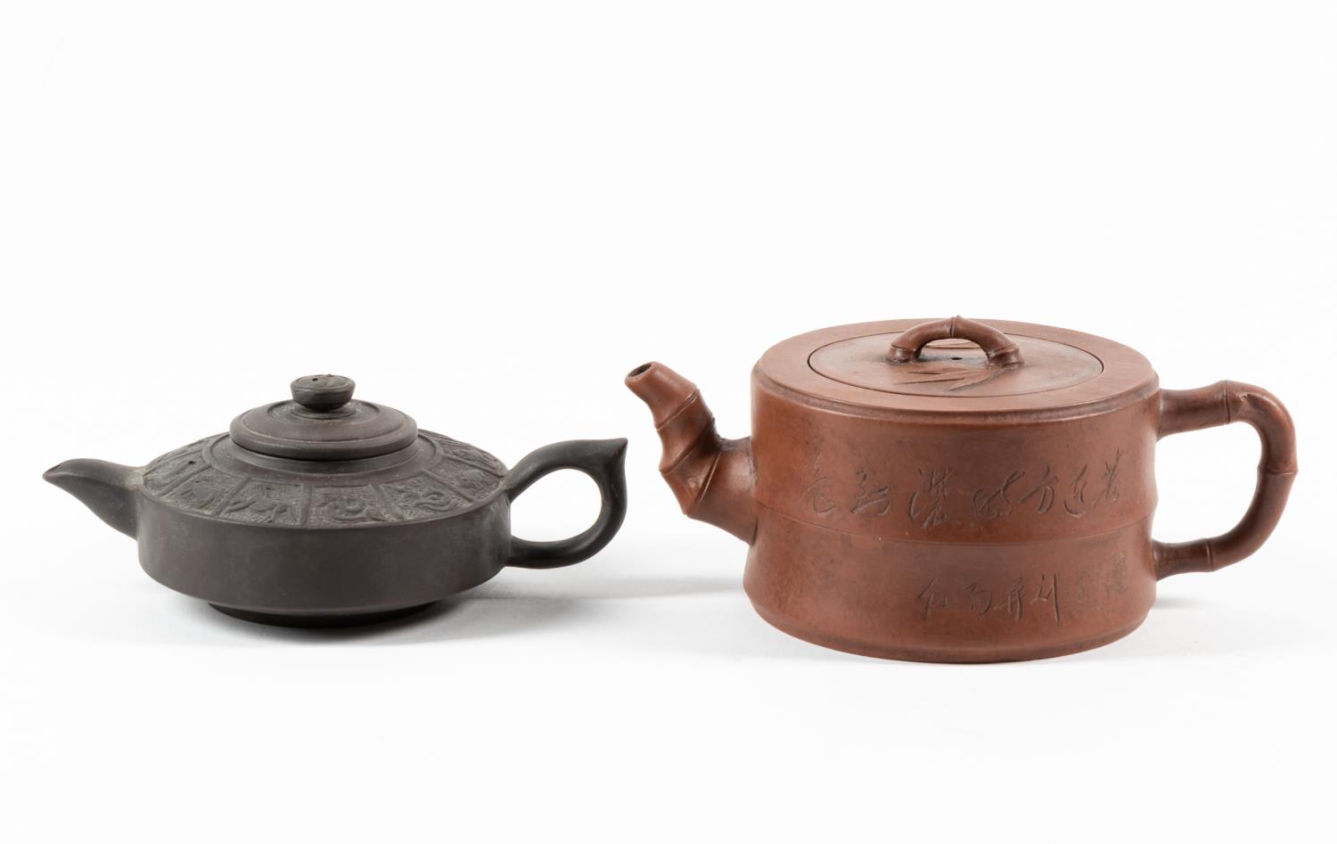 TWO CHINESE YIXING CLAY TEAPOTS 358c88