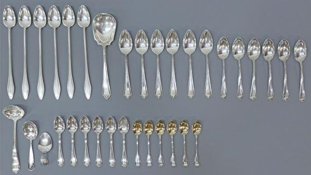  34 AMERICAN STERLING SILVER SPOONS  356d0e