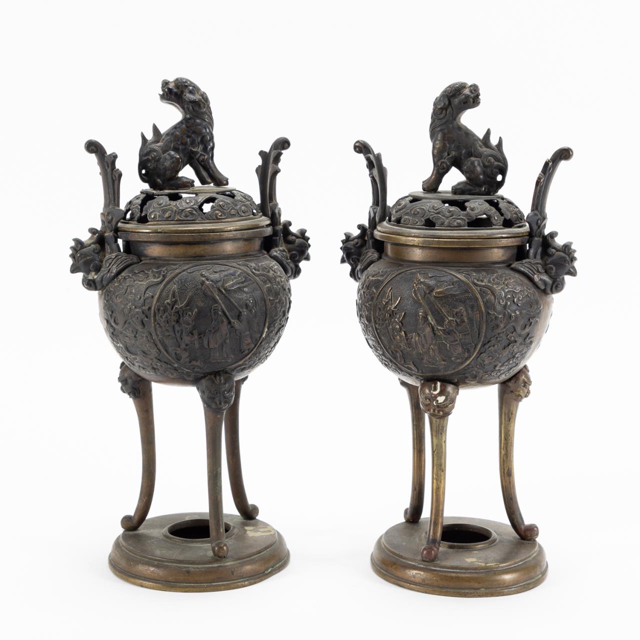 PAIR CHINESE BRONZE LIDDED GUARDIAN 359f68