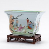 CHINESE FIGURAL FAMILLE ROSE JARDINIERE