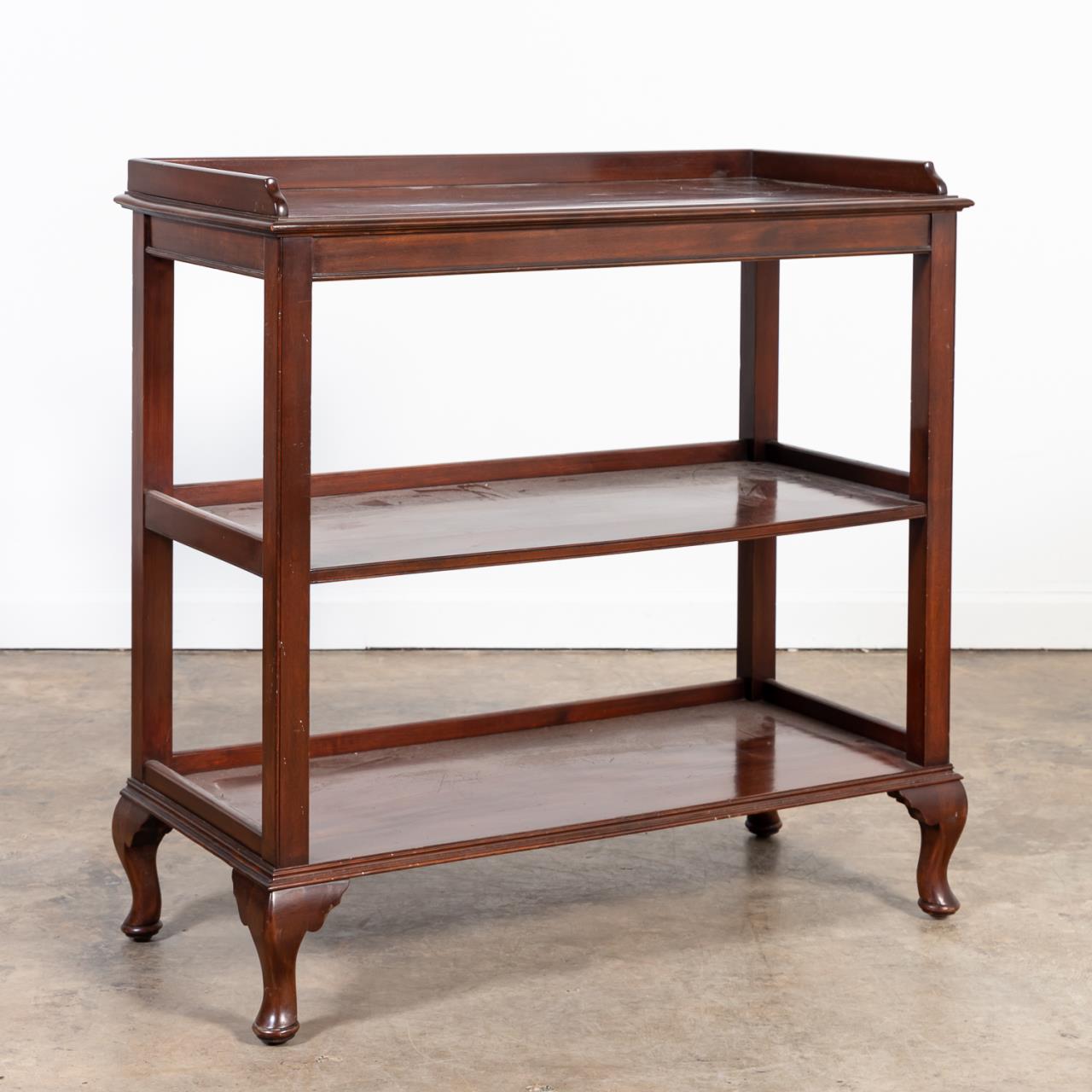 QUEEN ANNE STYLE MAHOGANY THREE TIER 35966b